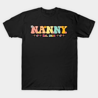 Nanny Est 2024 Nanny To Be Gifts New Nanny Pregnancy T-Shirt